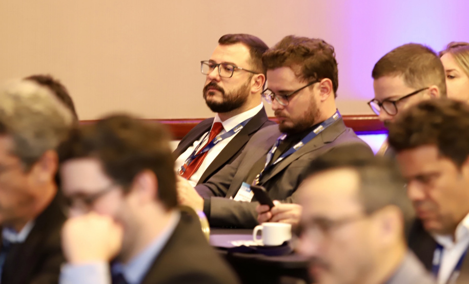 Portos do Paraná apresenta pioneirismo da concessão do canal de acesso em encontro do setor