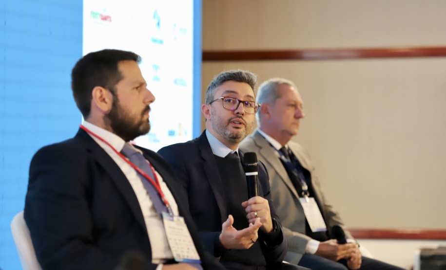 Portos do Paraná apresenta pioneirismo da concessão do canal de acesso em encontro do setor