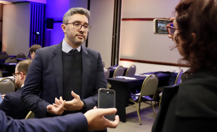 Portos do Paraná apresenta pioneirismo da concessão do canal de acesso em encontro do setor