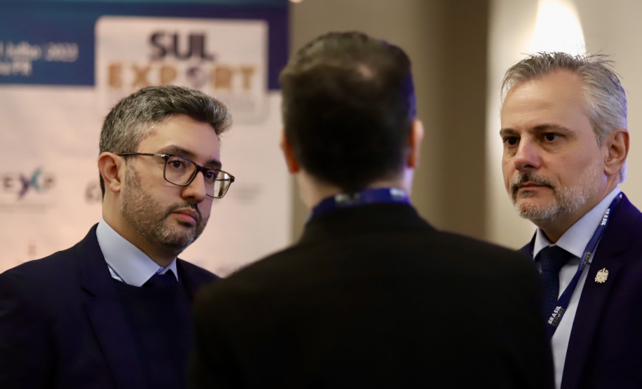 Portos do Paraná apresenta pioneirismo da concessão do canal de acesso em encontro do setor