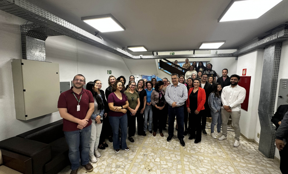 A ministra da Saúde, Nísia Trindade, visitou as instalações da Secretaria de Estado da Saúde (Sesa) nível central nesta terça-feira (25)