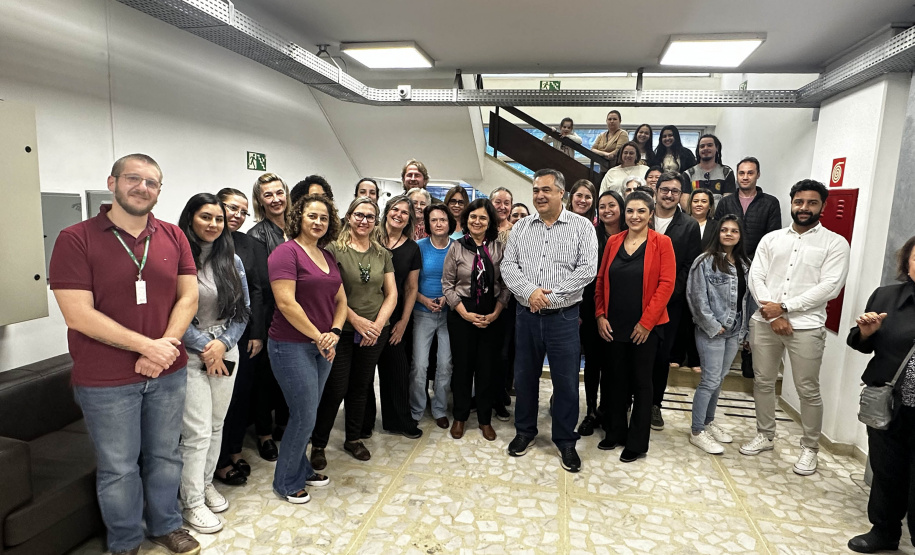 A ministra da Saúde, Nísia Trindade, visitou as instalações da Secretaria de Estado da Saúde (Sesa) nível central nesta terça-feira (25)