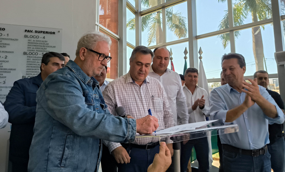 Expandindo acesso a atendimento especializado, secretário assina ordem de serviço do AME de Cianorte