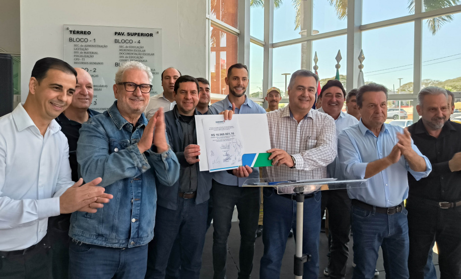 Expandindo acesso a atendimento especializado, secretário assina ordem de serviço do AME de Cianorte