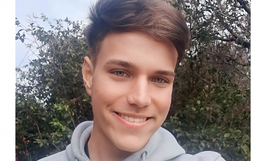 Aluno da rede estadual do município de Roncador ganha bolsa integral de medicina