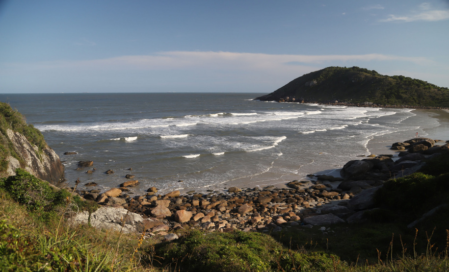 Microrrede com geração solar vai combinar eficiência e sustentabilidade para abastecer comunidade da Ilha do Mel