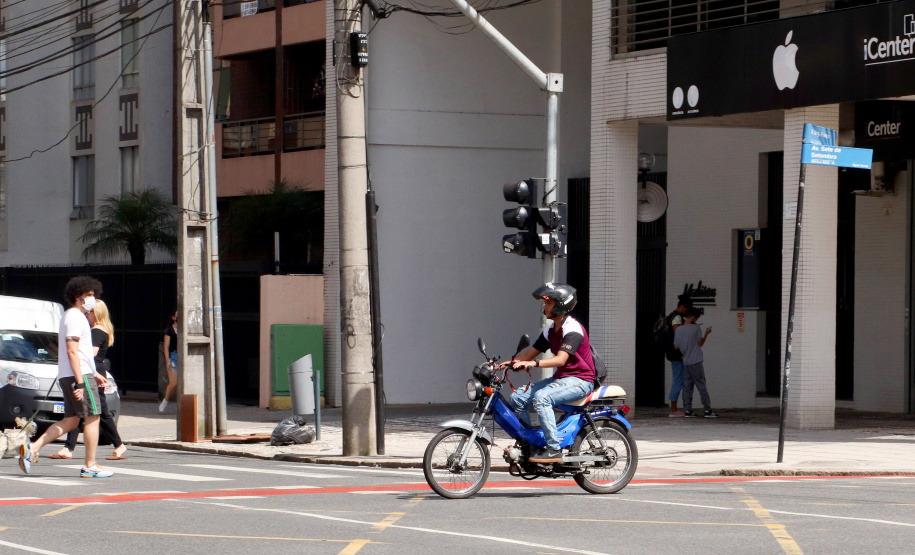 Detran–PR orienta sobre nova regulamentação de trânsito para ciclomotores, patinetes, bicicletas e skates elétricos