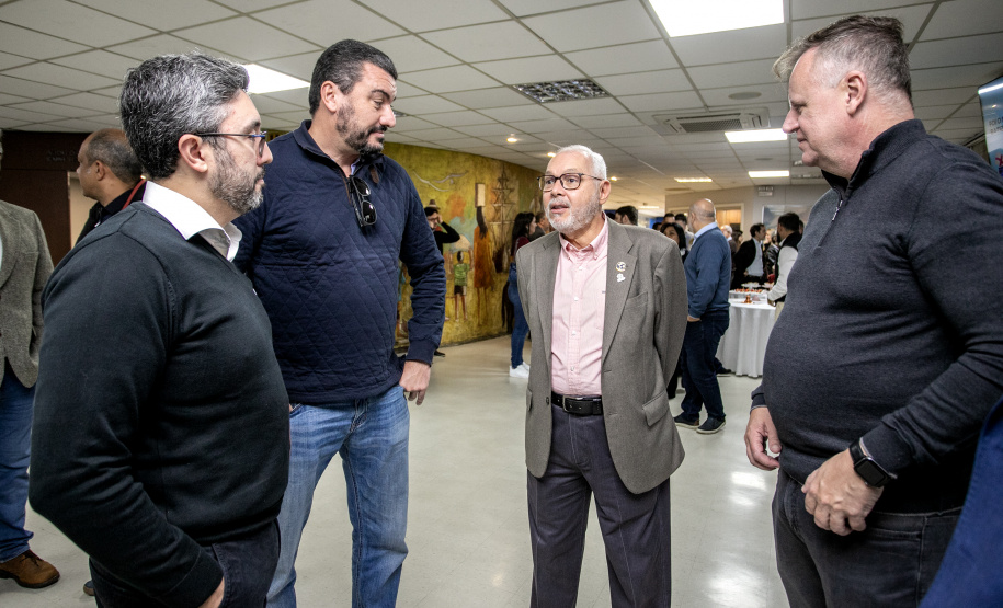 Visita técnica ao Porto de Paranaguá marca abertura do Sul Export