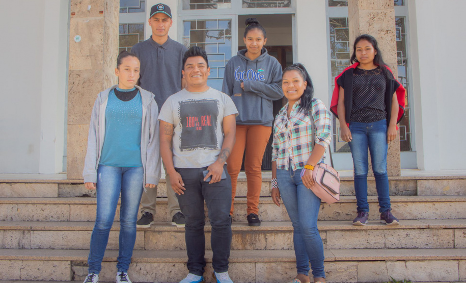 Calouros indígenas da UEPG fazem atividade para conhecer a instituição