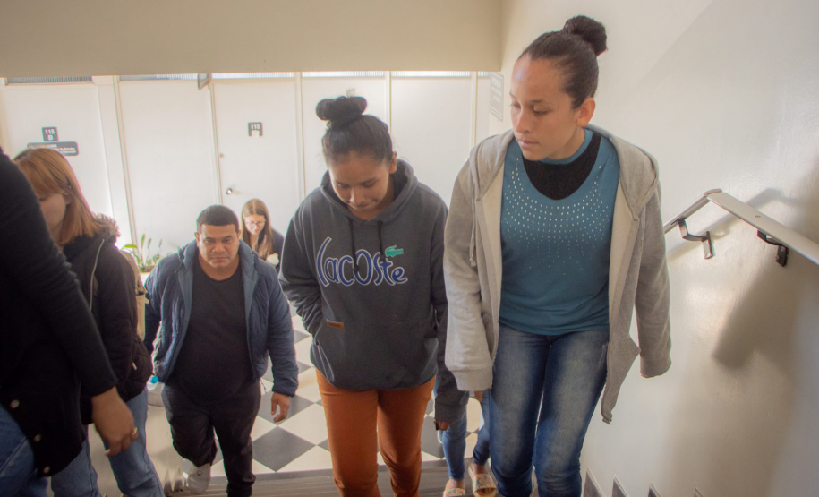 Calouros indígenas da UEPG fazem atividade para conhecer a instituição