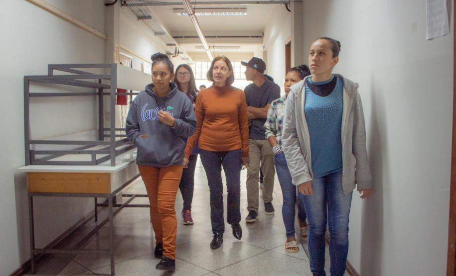 Calouros indígenas da UEPG fazem atividade para conhecer a instituição