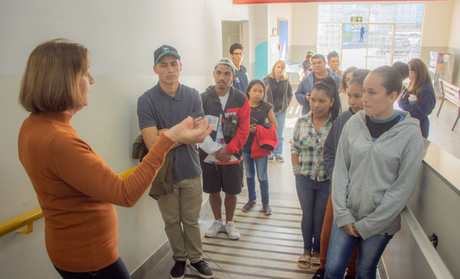 Calouros indígenas da UEPG fazem atividade para conhecer a instituição