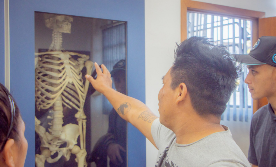 Calouros indígenas da UEPG fazem atividade para conhecer a instituição