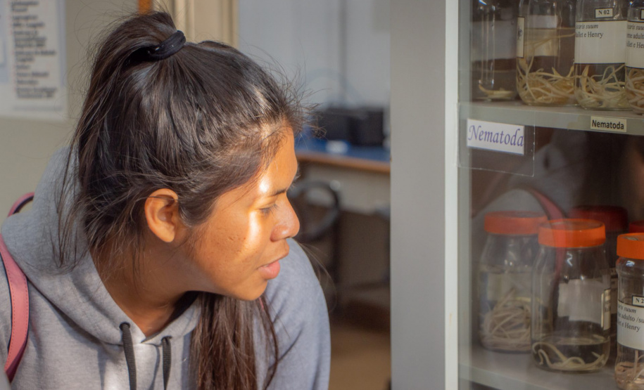 Calouros indígenas da UEPG fazem atividade para conhecer a instituição