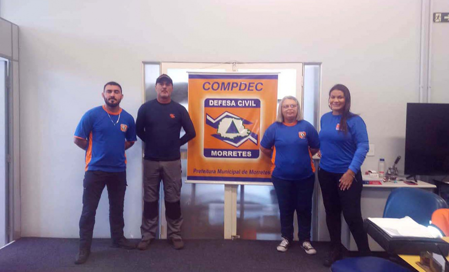 Defesa Civil distribui telhas para os municípios mais afetados pelo temporal