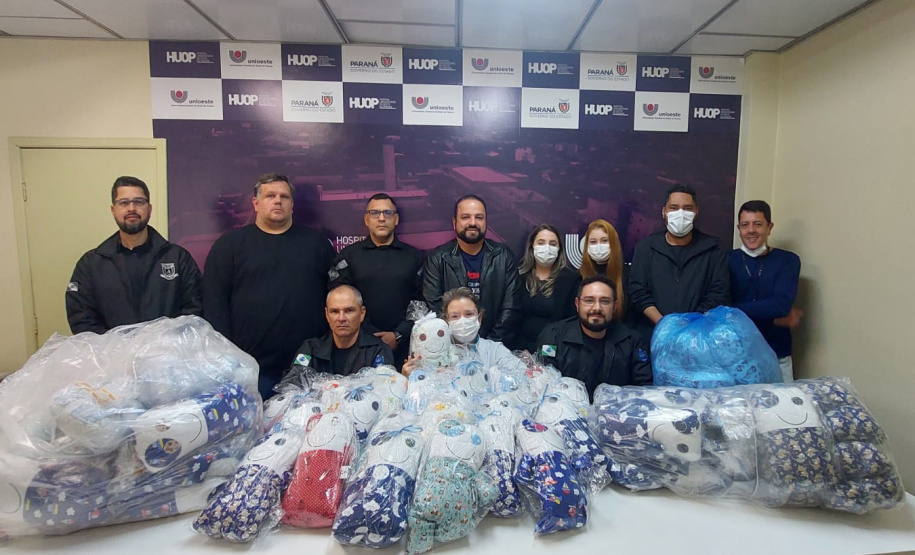 Em Cascavel, “Naninhas do bem” confeccionadas por custodiados ajudam no tratamento de crianças hospitalizadas