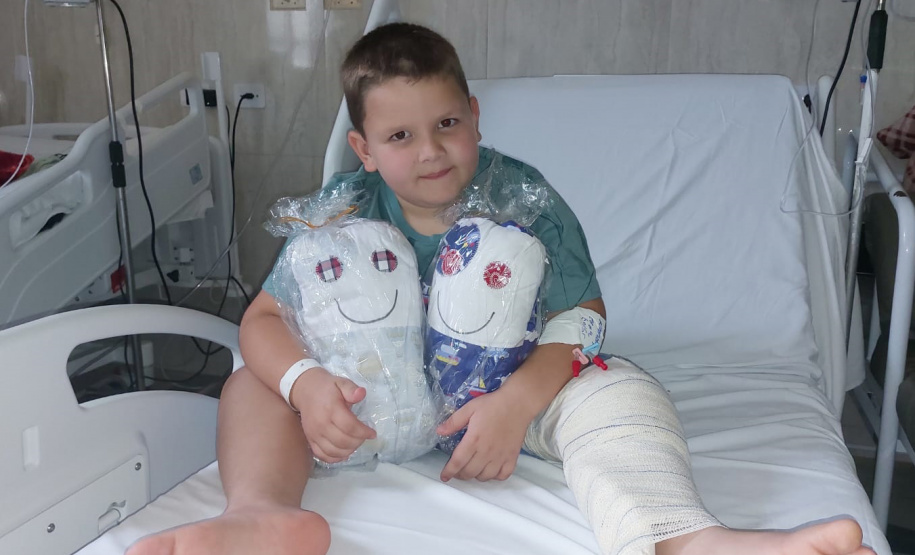 Em Cascavel, “Naninhas do bem” confeccionadas por custodiados ajudam no tratamento de crianças hospitalizadas