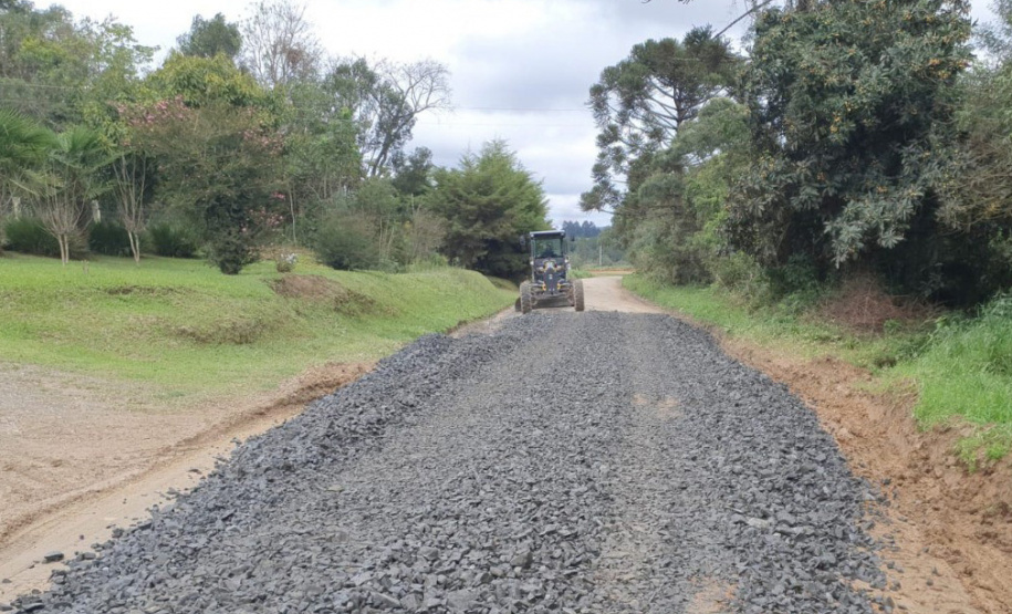 Contrato de R$ 16,8 mi para conservar estradas rurais de Mallet, Lapa e São Mateus do Sul