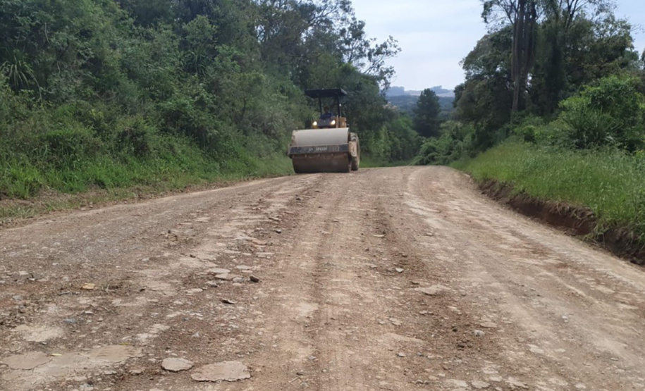 Contrato de R$ 16,8 mi para conservar estradas rurais de Mallet, Lapa e São Mateus do Sul