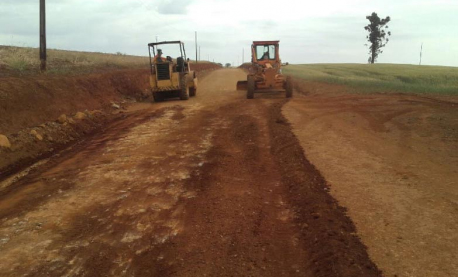 Estrada rural entre Mamborê e Luiziana receberá manutenção de R$ 7,2 mi