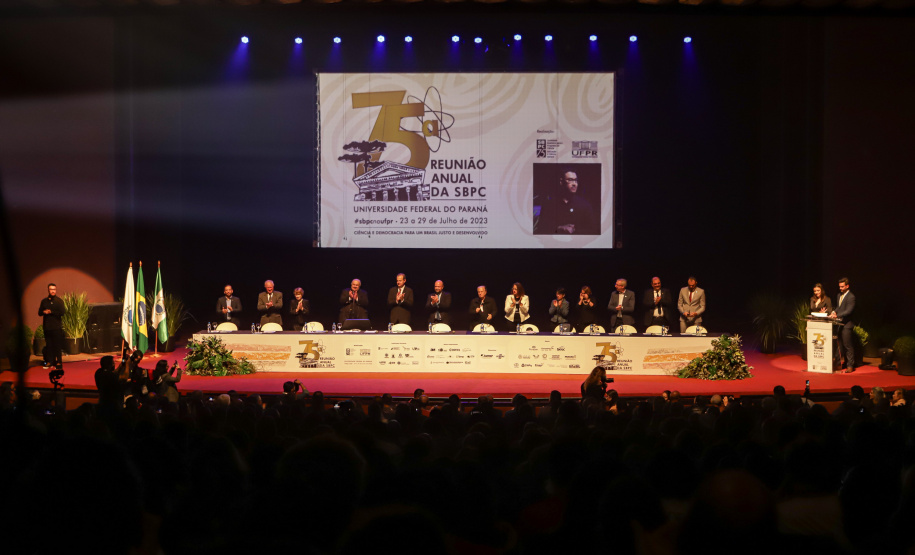 Curitiba, 23 de julho de 2023 - Abertura da 75ª Reunião Anual da SBPC - Sociedade Brasileira para o Progresso da Ciência, que aconteceu no Teatro Guaira, e contou com a presença da ministra de  Ciência, Tecnologia e Inovação, Luciana Santos.