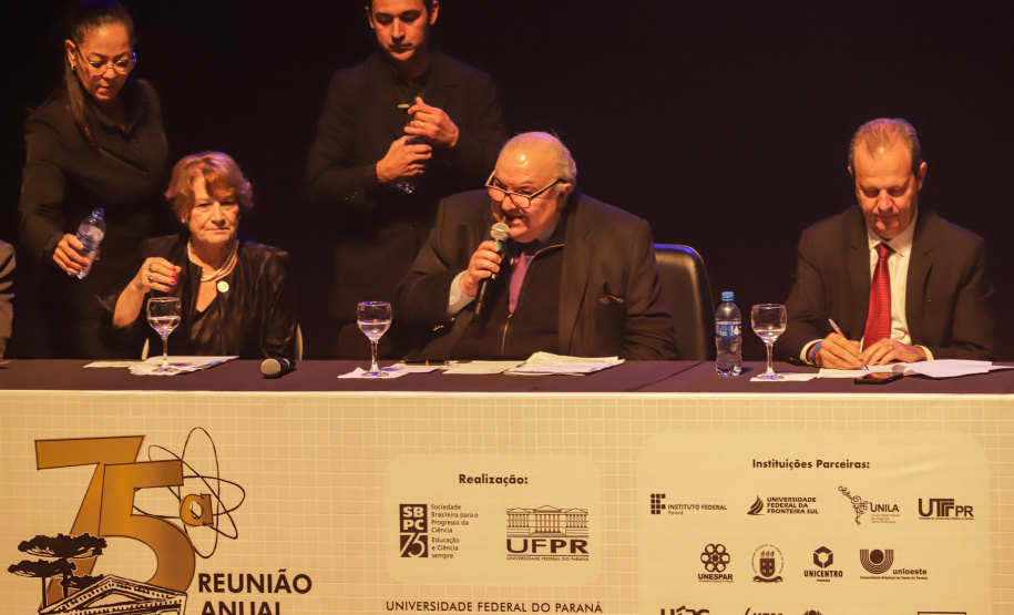 Curitiba, 23 de julho de 2023 - Abertura da 75ª Reunião Anual da SBPC - Sociedade Brasileira para o Progresso da Ciência, que aconteceu no Teatro Guaira, e contou com a presença da ministra de  Ciência, Tecnologia e Inovação, Luciana Santos.