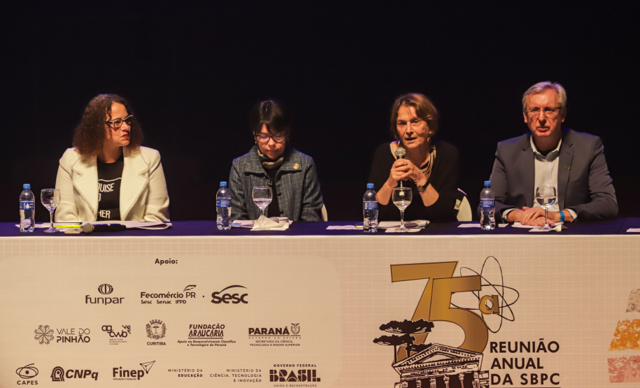 Curitiba, 23 de julho de 2023 - Abertura da 75ª Reunião Anual da SBPC - Sociedade Brasileira para o Progresso da Ciência, que aconteceu no Teatro Guaira, e contou com a presença da ministra de  Ciência, Tecnologia e Inovação, Luciana Santos.
