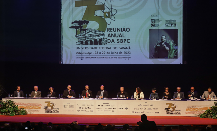 Curitiba, 23 de julho de 2023 - Abertura da 75ª Reunião Anual da SBPC - Sociedade Brasileira para o Progresso da Ciência, que aconteceu no Teatro Guaira, e contou com a presença da ministra de  Ciência, Tecnologia e Inovação, Luciana Santos.