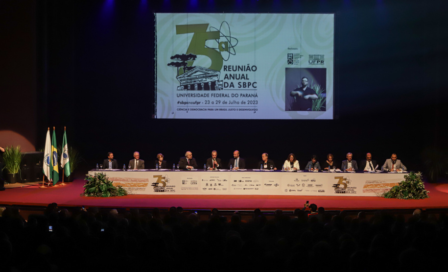 Curitiba, 23 de julho de 2023 - Abertura da 75ª Reunião Anual da SBPC - Sociedade Brasileira para o Progresso da Ciência, que aconteceu no Teatro Guaira, e contou com a presença da ministra de  Ciência, Tecnologia e Inovação, Luciana Santos.