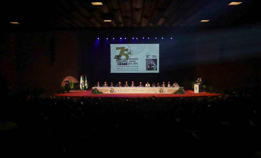 Curitiba, 23 de julho de 2023 - Abertura da 75ª Reunião Anual da SBPC - Sociedade Brasileira para o Progresso da Ciência, que aconteceu no Teatro Guaira, e contou com a presença da ministra de  Ciência, Tecnologia e Inovação, Luciana Santos.