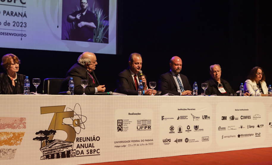 Curitiba, 23 de julho de 2023 - Abertura da 75ª Reunião Anual da SBPC - Sociedade Brasileira para o Progresso da Ciência, que aconteceu no Teatro Guaira, e contou com a presença da ministra de  Ciência, Tecnologia e Inovação, Luciana Santos.