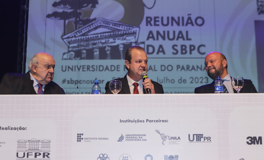 Curitiba, 23 de julho de 2023 - Abertura da 75ª Reunião Anual da SBPC - Sociedade Brasileira para o Progresso da Ciência, que aconteceu no Teatro Guaira, e contou com a presença da ministra de  Ciência, Tecnologia e Inovação, Luciana Santos.