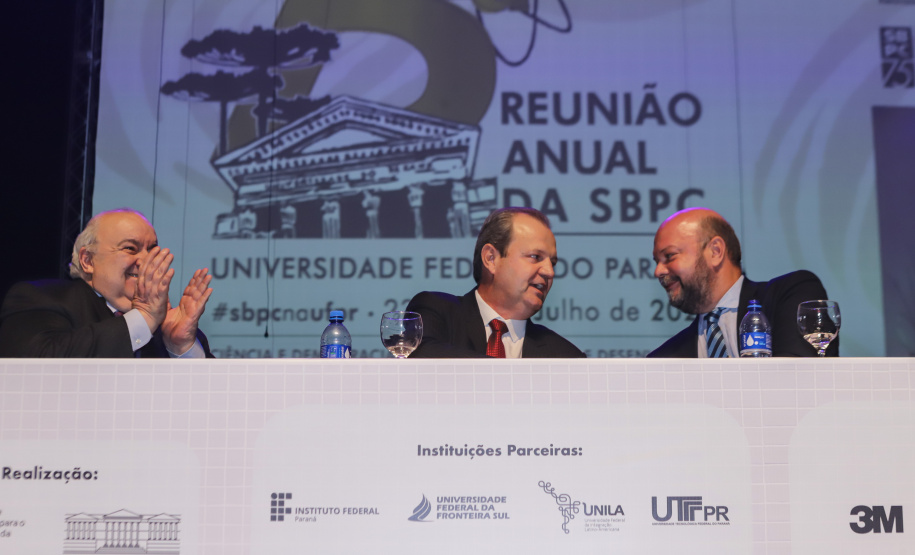 Curitiba, 23 de julho de 2023 - Abertura da 75ª Reunião Anual da SBPC - Sociedade Brasileira para o Progresso da Ciência, que aconteceu no Teatro Guaira, e contou com a presença da ministra de  Ciência, Tecnologia e Inovação, Luciana Santos.