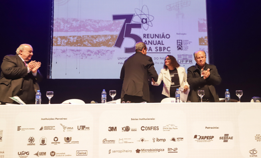 Curitiba, 23 de julho de 2023 - Abertura da 75ª Reunião Anual da SBPC - Sociedade Brasileira para o Progresso da Ciência, que aconteceu no Teatro Guaira, e contou com a presença da ministra de  Ciência, Tecnologia e Inovação, Luciana Santos.