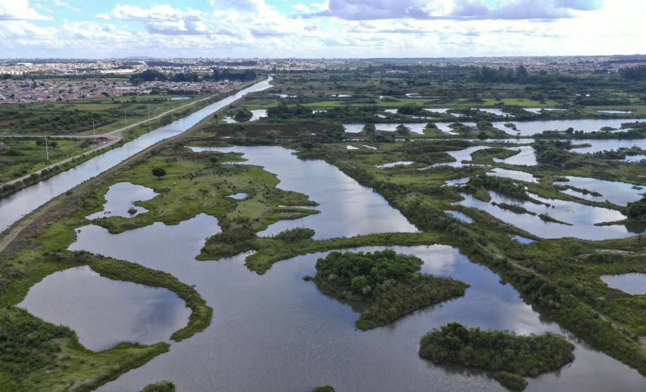 A superfície da água do Rio Iguaçu ultrapassou os 98 mil hectares de extensão em 2022, maior volume observado nos últimos 12 anos.
