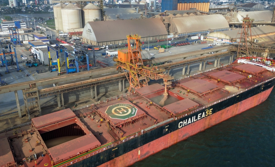 Portos do Paraná fecham 1º semestre com alta na movimentação geral