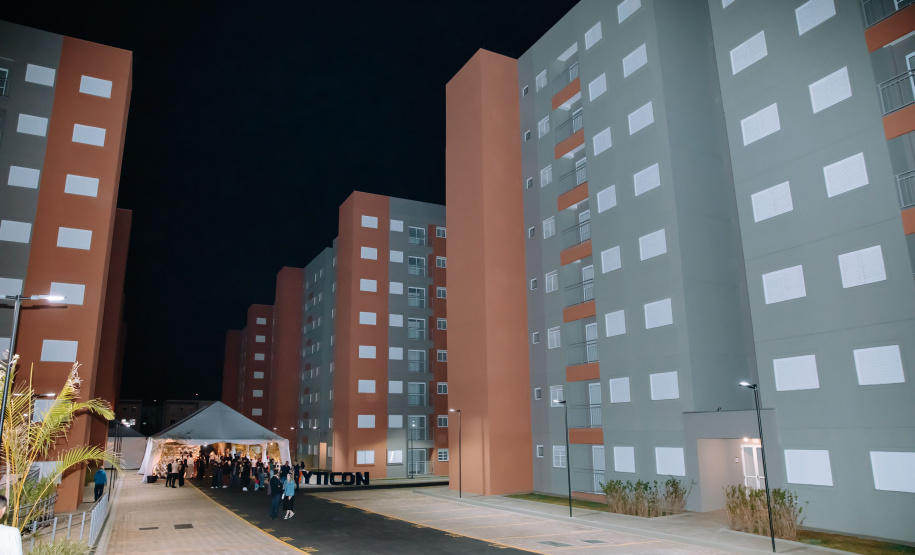 Com apoio do Estado, 21 famílias de Cambé conquistam o sonho da casa própria