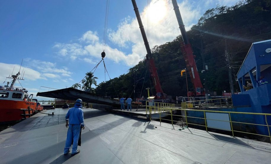 Substituição de ponte flutuante na travessia do Ferry Boat de Guaratuba