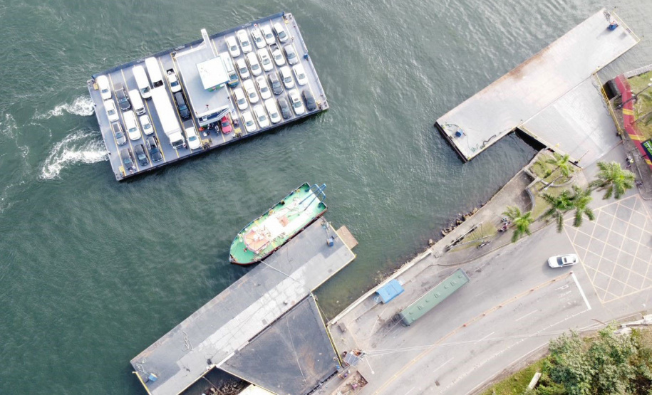 Ferry boat de Guaratuba opera normalmente após troca de ponte