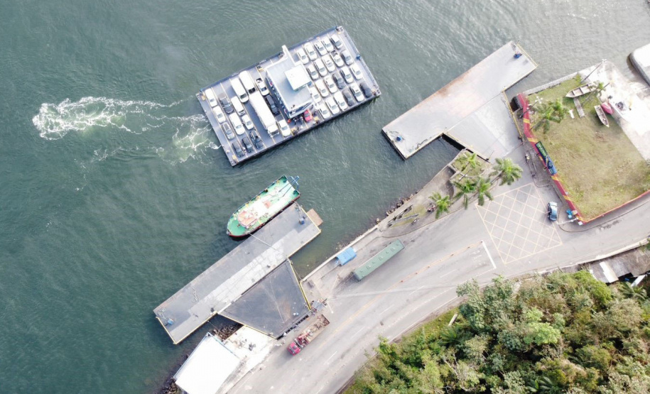 Ferry boat de Guaratuba opera normalmente após troca de ponte