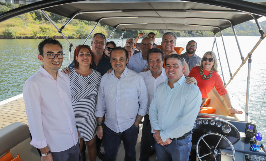 Ribeirão Claro, 26 de julho de 2023 - Com a presença dos secretários de Turismo do Paraná, Márcio Nunes, e de São Paulo, Roberto Lucena, aconteceu no Resort Tayayá, a assinatura do Protocolo de Intenções para o fomento integrado do turismo na região denominada Angra Doce.