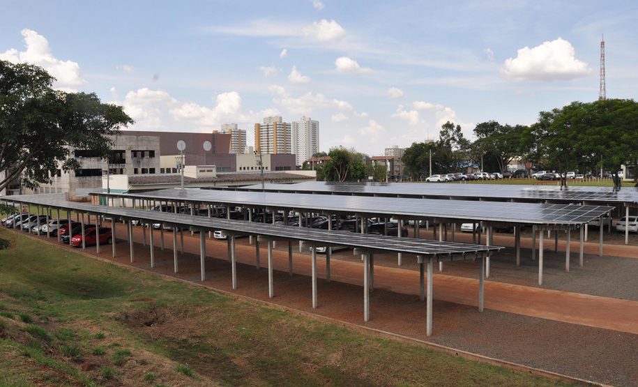 Universidades estaduais produzem energia a partir de captação solar