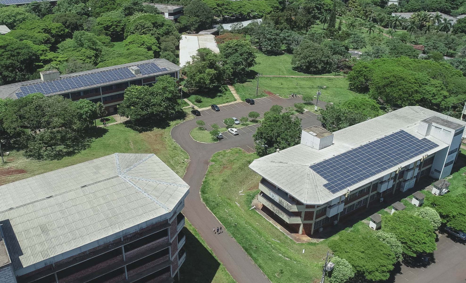Universidades estaduais produzem energia a partir de captação solar
