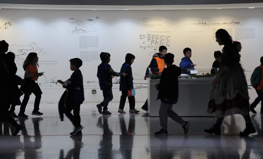 Museu Oscar Niemeyer realiza edição extra do “Uma Noite no MON”