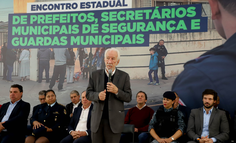 Governador em exercício Darci Piana participa do Encontro Estadual de Prefeitos, Secretários Municipais de Segurança e Guardas Municipais  -