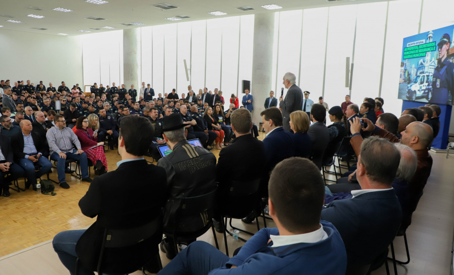 Governador em exercício Darci Piana participa do Encontro Estadual de Prefeitos, Secretários Municipais de Segurança e Guardas Municipais  -