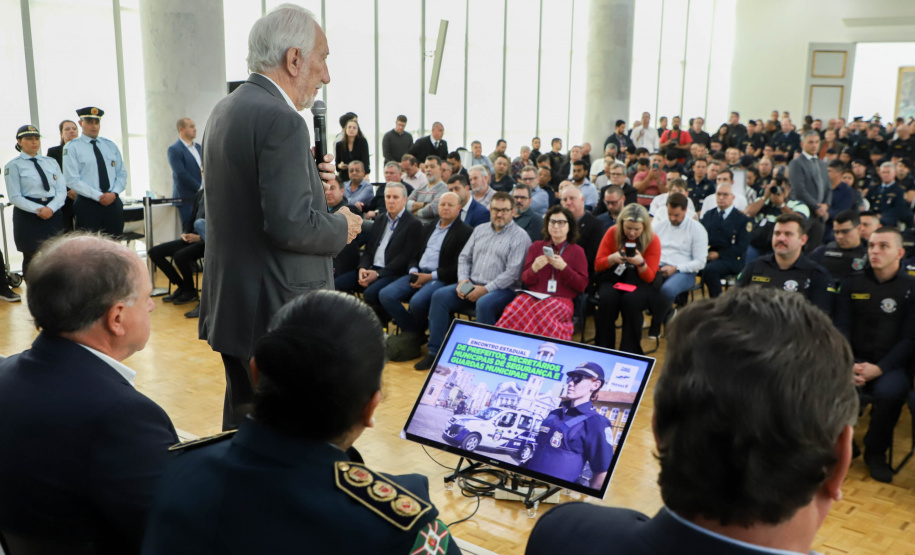 Governador em exercício Darci Piana participa do Encontro Estadual de Prefeitos, Secretários Municipais de Segurança e Guardas Municipais  -
