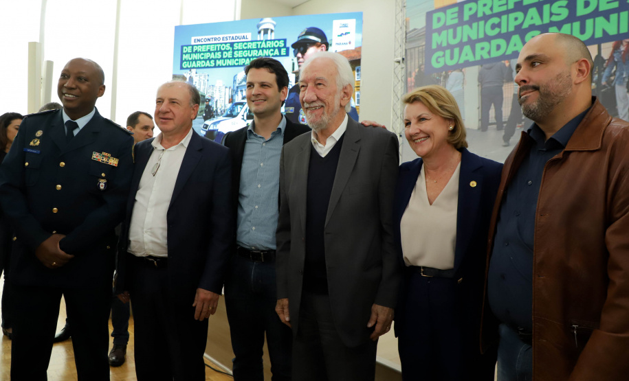 Governador em exercício Darci Piana participa do Encontro Estadual de Prefeitos, Secretários Municipais de Segurança e Guardas Municipais  -