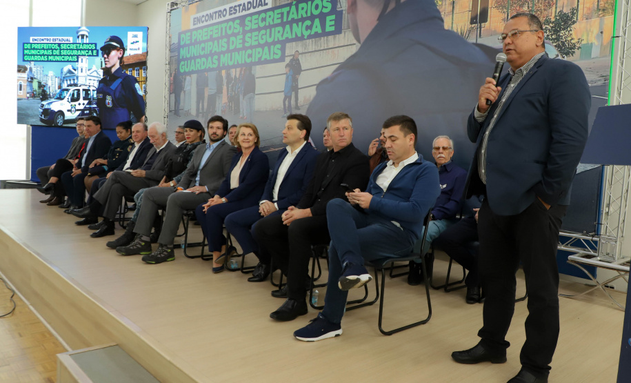 Governador em exercício Darci Piana participa do Encontro Estadual de Prefeitos, Secretários Municipais de Segurança e Guardas Municipais  -