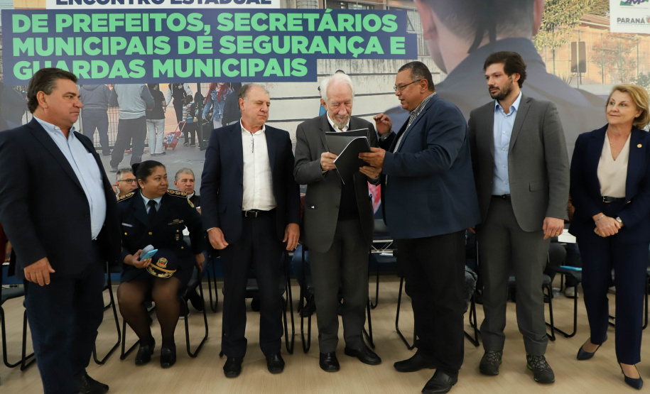 Governador em exercício Darci Piana participa do Encontro Estadual de Prefeitos, Secretários Municipais de Segurança e Guardas Municipais  -